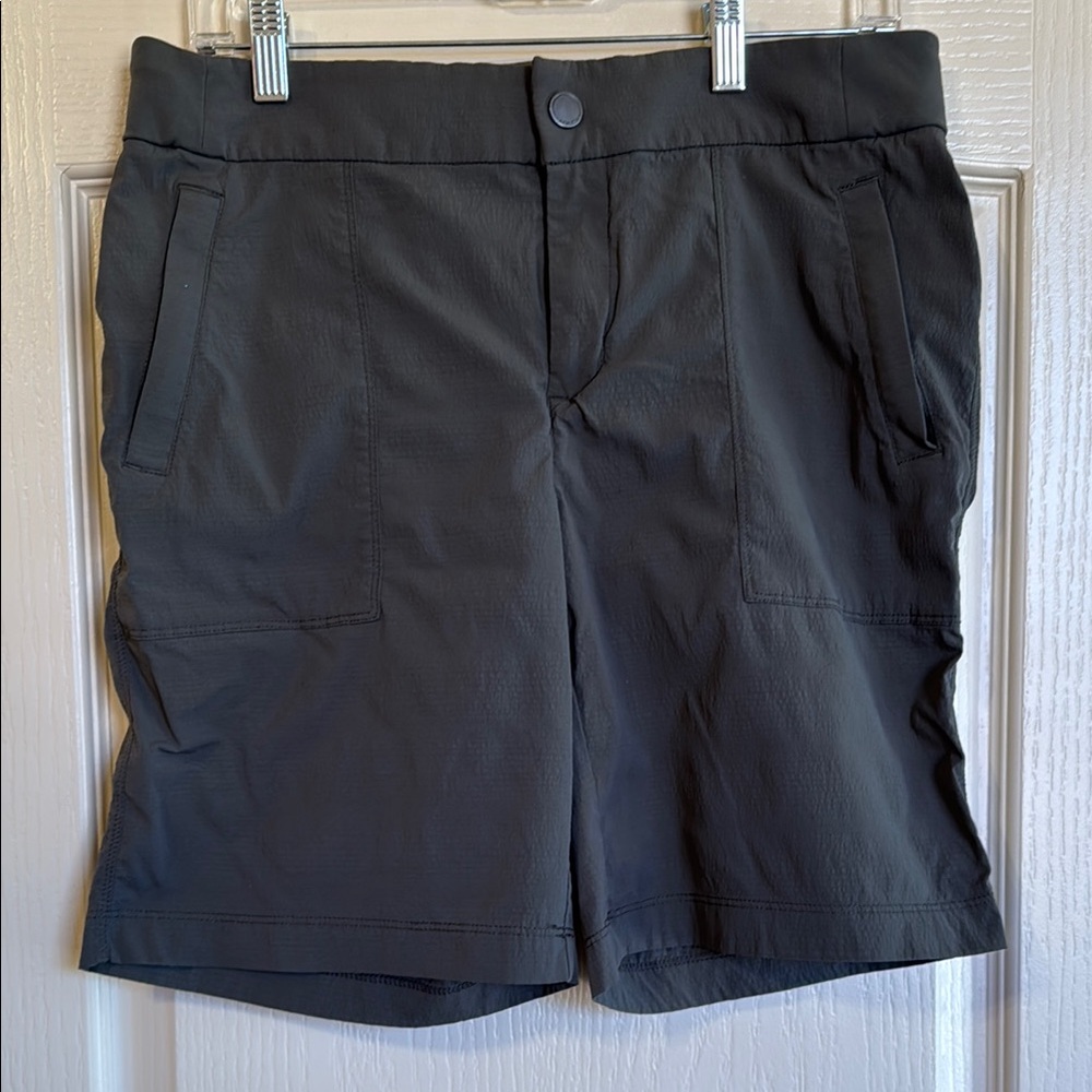 Athleta Trekkie Bermuda Short Olive